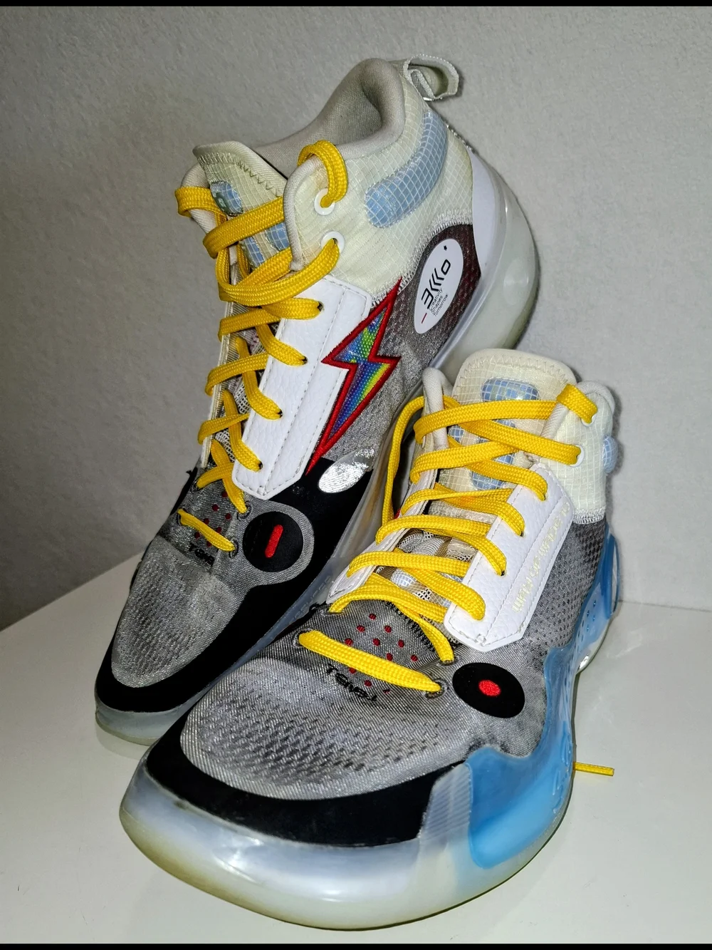 Li - Ning Wade Dwyane Limited Edition Sneakers  with Yellow Laces
